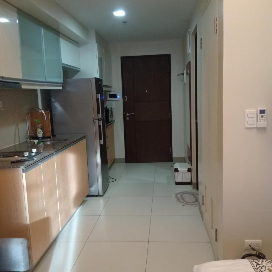 One Uptown Opposite Of Grandhyatt Hotel Manila Taguig City Exterior foto