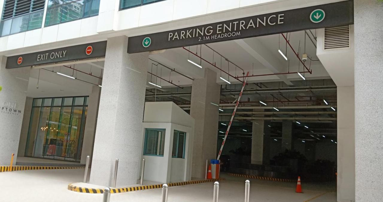 One Uptown Opposite Of Grandhyatt Hotel Manila Taguig City Exterior foto
