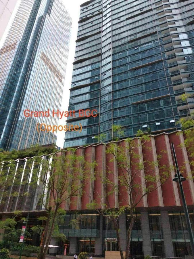 One Uptown Opposite Of Grandhyatt Hotel Manila Taguig City Exterior foto